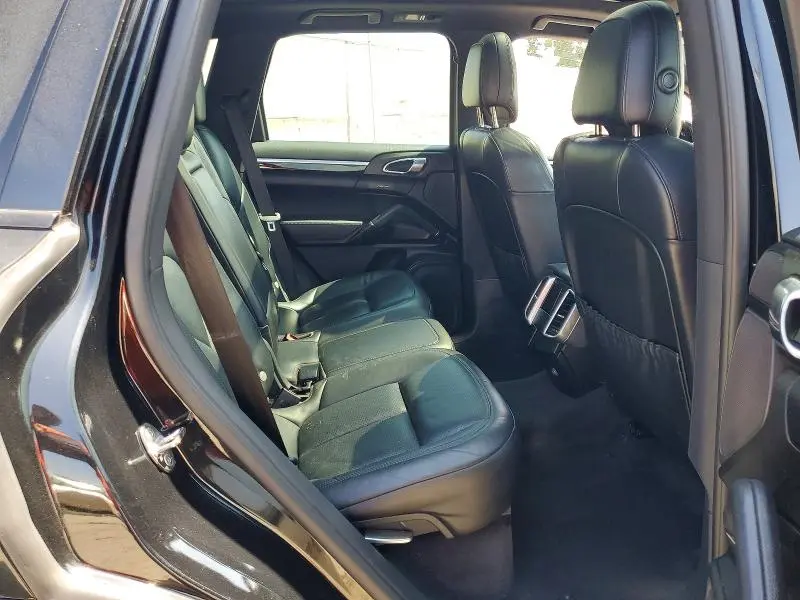 2015 PORSCHE CAYENNE   