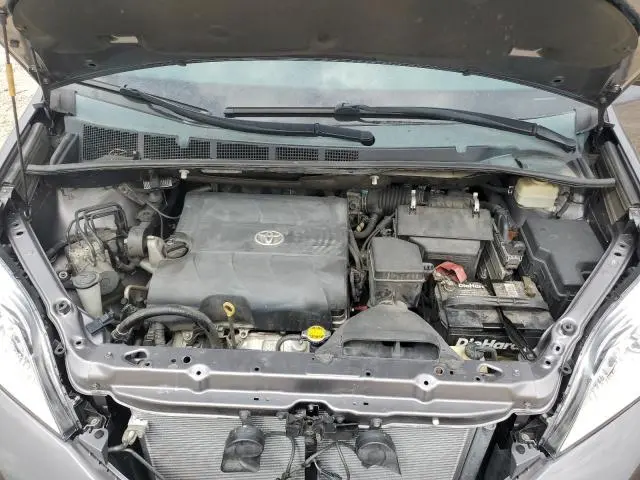 2015 TOYOTA SIENNA XLE  