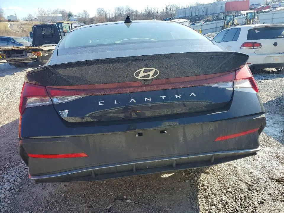 2025 HYUNDAI ELANTRA SEL SPORT  