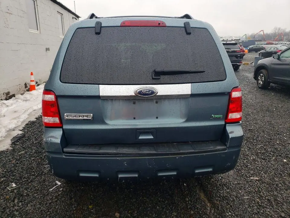 2010 FORD ESCAPE LIMITED  