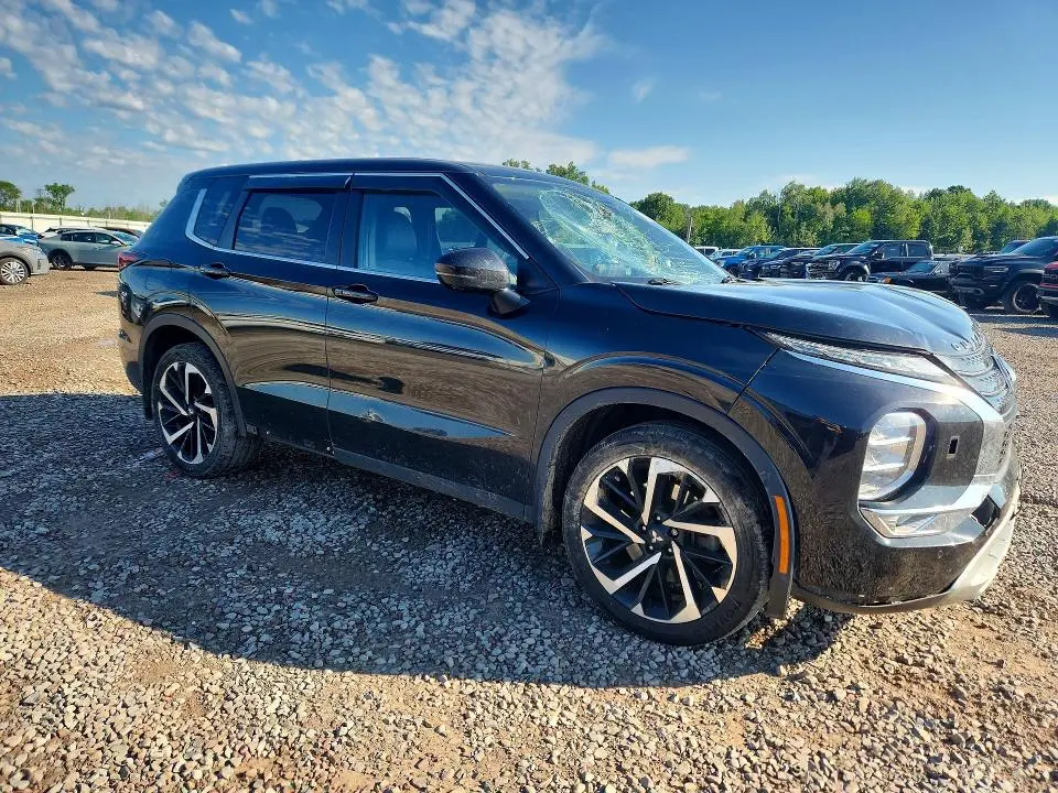 2024 MITSUBISHI OUTLANDER SE  