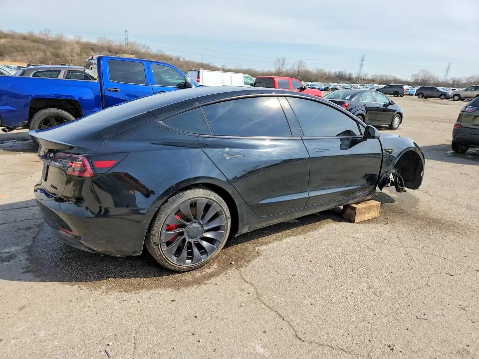 2022 TESLA MODEL 3   