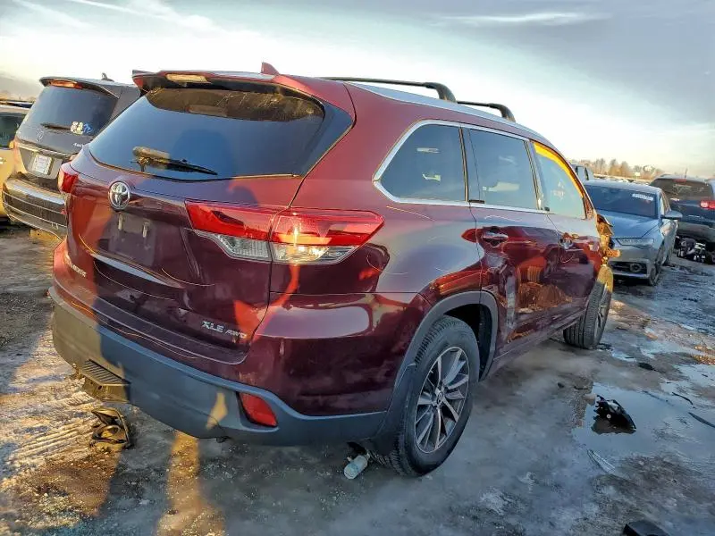 2018 TOYOTA HIGHLANDER SE  