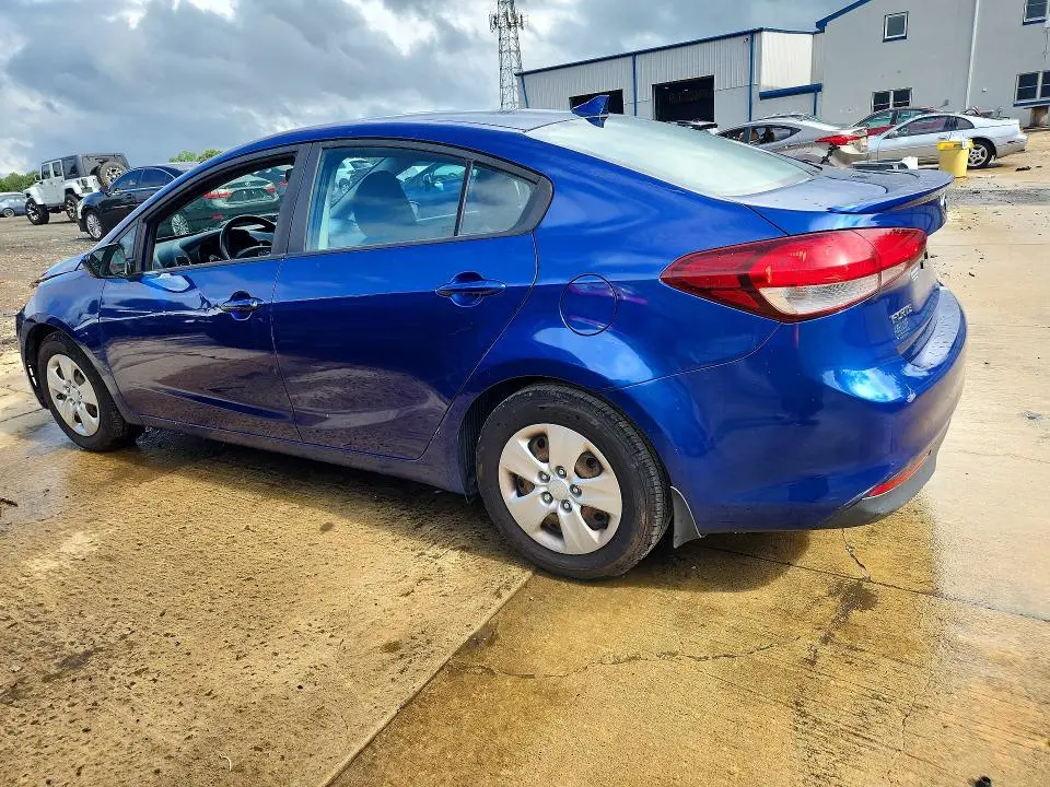 2017 KIA FORTE LX  
