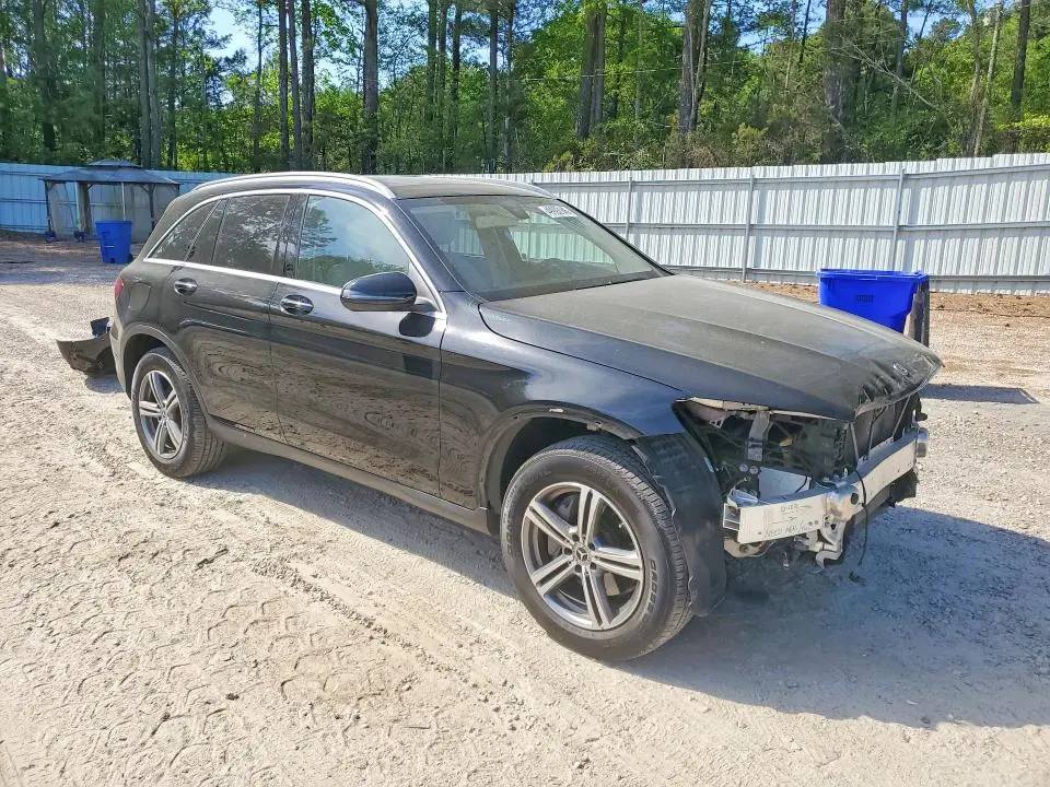 2020 MERCEDES-BENZ GLC 300  