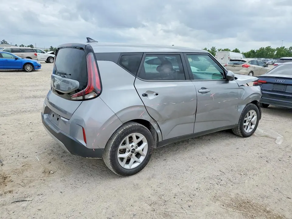 2023 KIA SOUL LX  