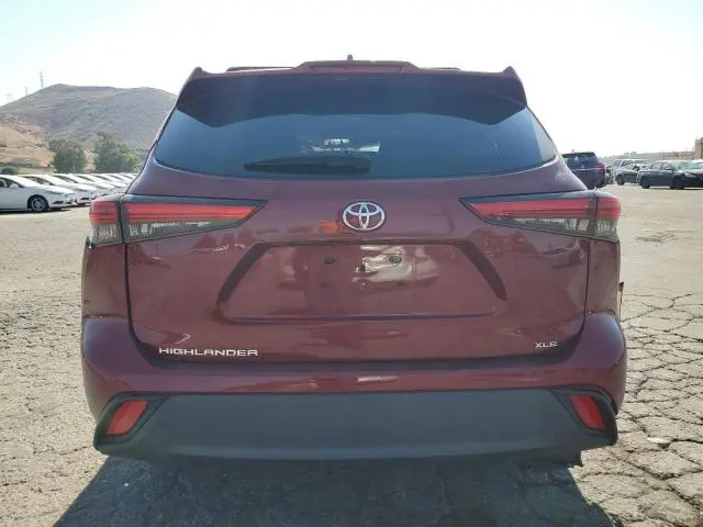 2021 TOYOTA HIGHLANDER XLE  