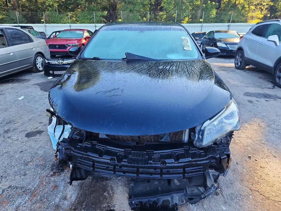 2017 TOYOTA CAMRY SE  