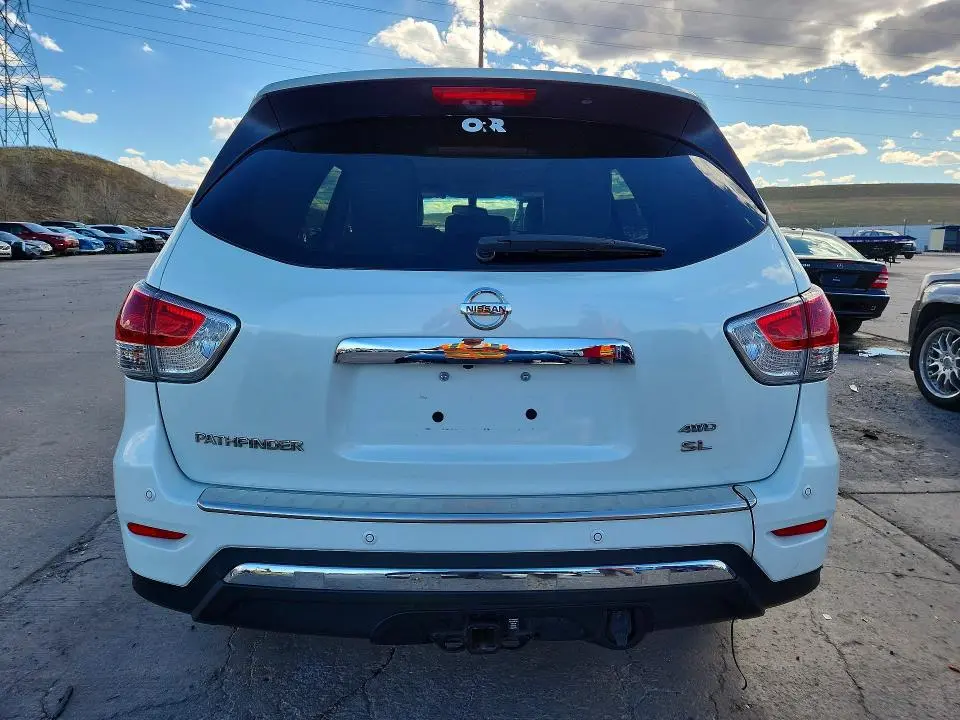 2015 NISSAN PATHFINDER SL  