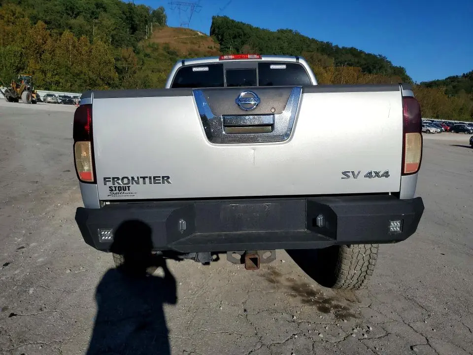2011 NISSAN FRONTIER SV V6  