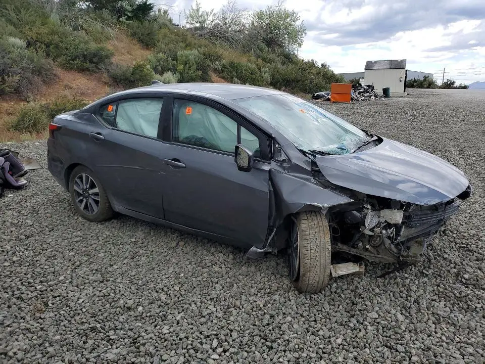2023 NISSAN VERSA SV  