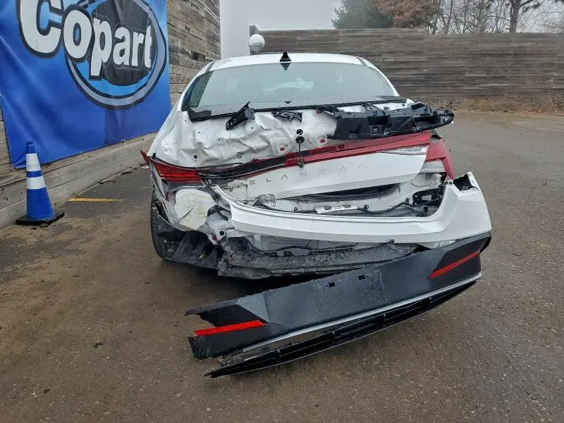 2025 HYUNDAI ELANTRA SEL  