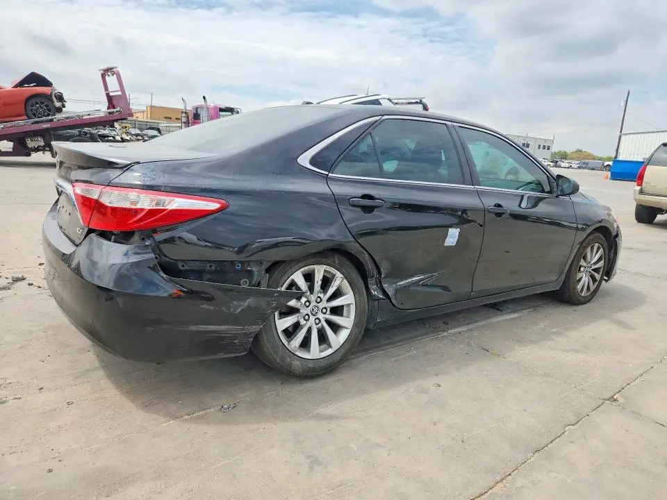 2016 TOYOTA CAMRY XLE  