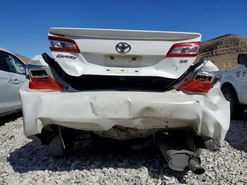 2013 TOYOTA CAMRY SE  