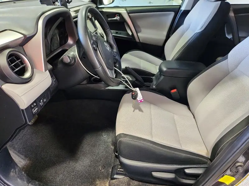 2017 TOYOTA RAV4 XLE  