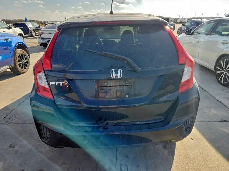 2016 HONDA FIT LX  