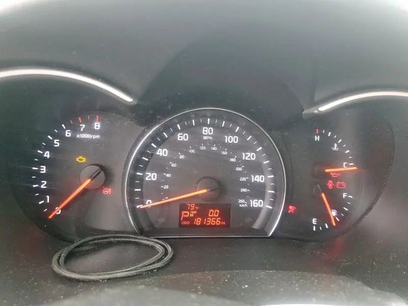 2015 KIA SORENTO LX  