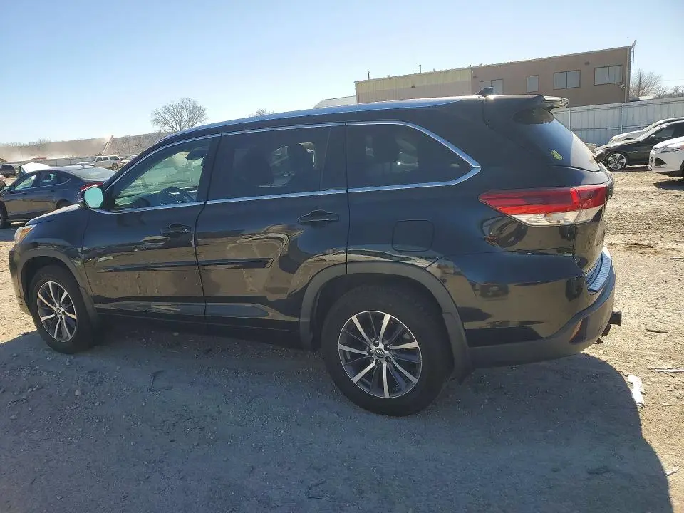 2017 TOYOTA HIGHLANDER XLE  