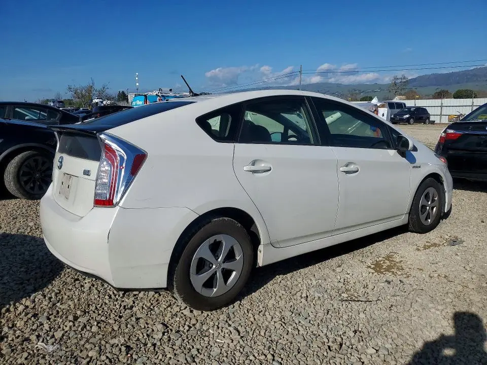 2015 TOYOTA PRIUS   