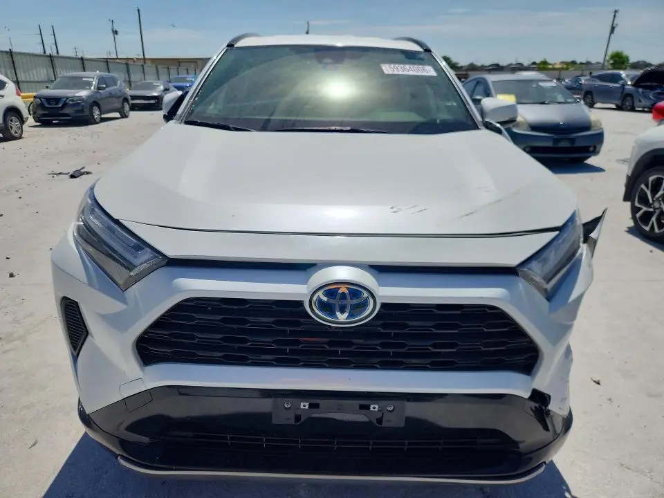 2022 TOYOTA RAV4 SE  