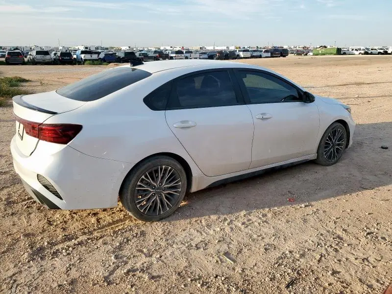 2023 KIA FORTE GT LINE  
