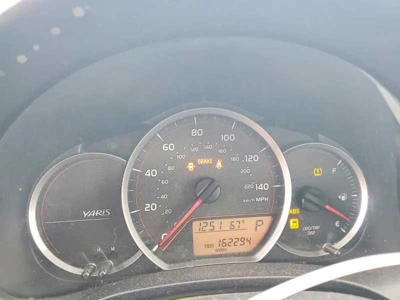 2013 TOYOTA YARIS 5-DOOR L  
