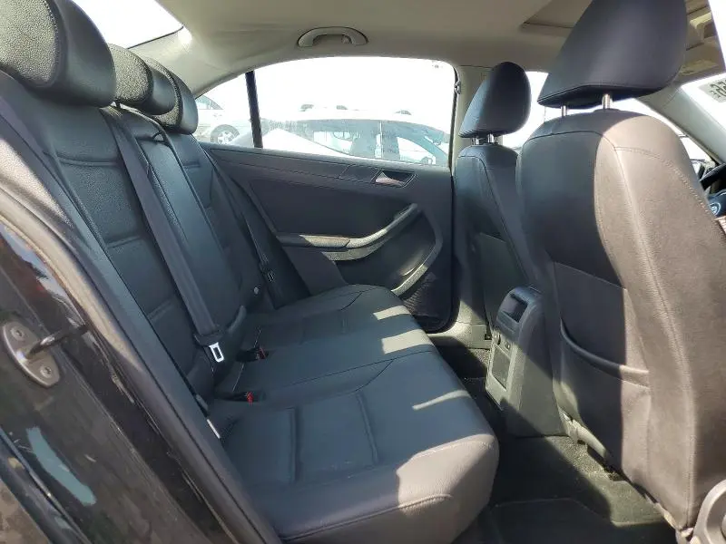 2012 VOLKSWAGEN JETTA SE  