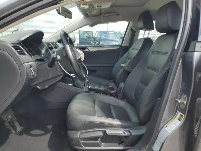 2015 VOLKSWAGEN JETTA SE  
