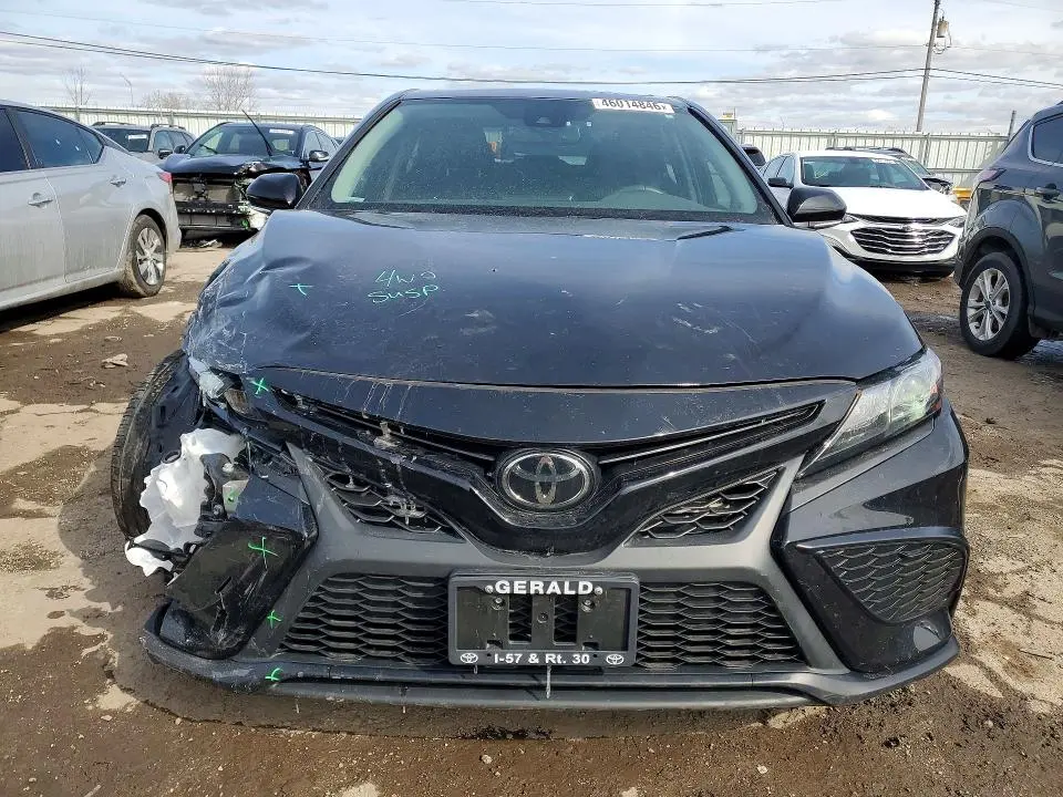 2022 TOYOTA CAMRY SE  