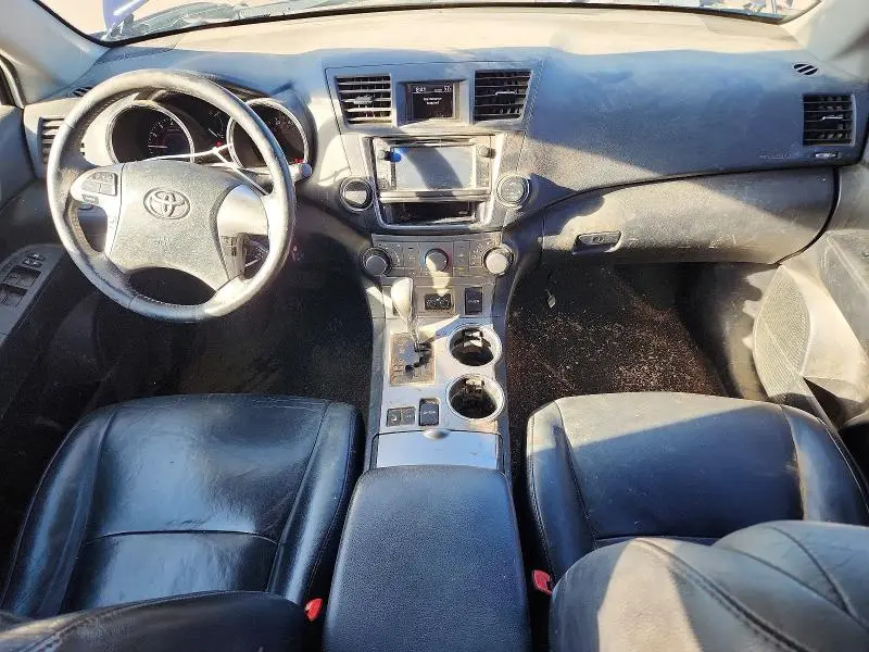 2013 TOYOTA HIGHLANDER SE  