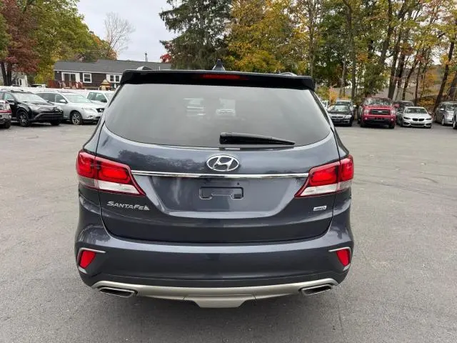 2017 HYUNDAI SANTA FE SE  