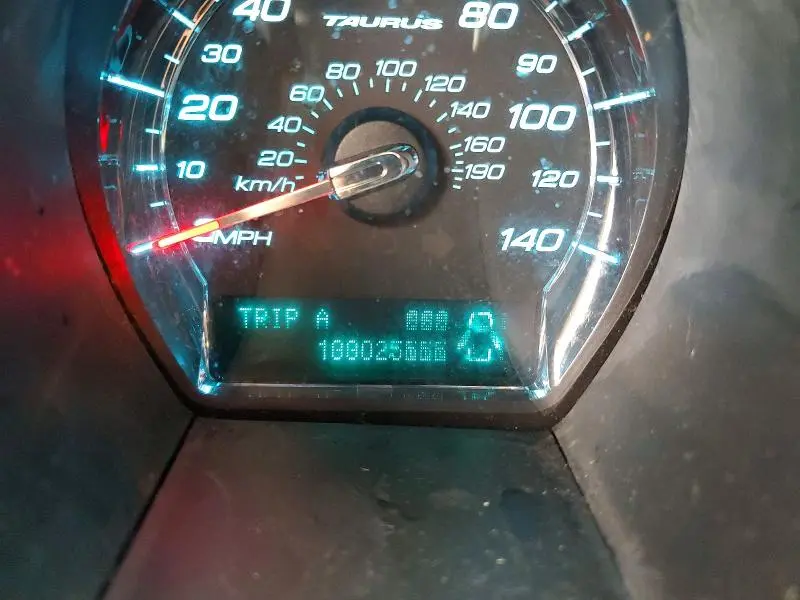 2010 FORD TAURUS SEL  