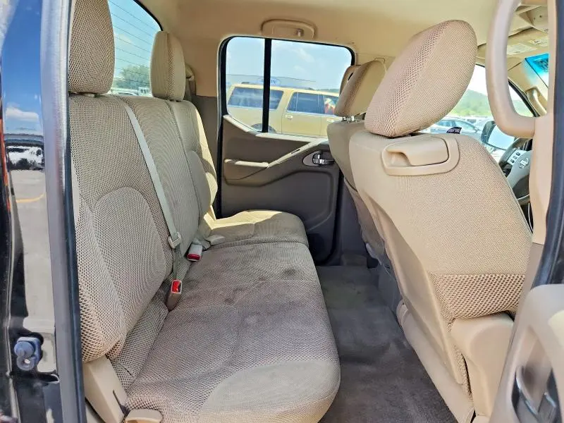 2013 NISSAN FRONTIER S  