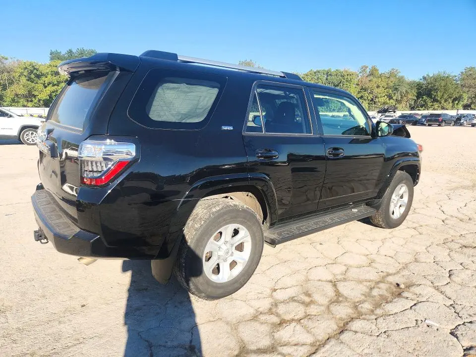 2023 TOYOTA 4RUNNER SR5  