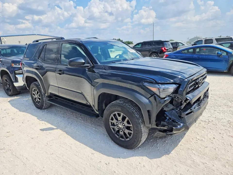 2025 TOYOTA 4RUNNER SR5  