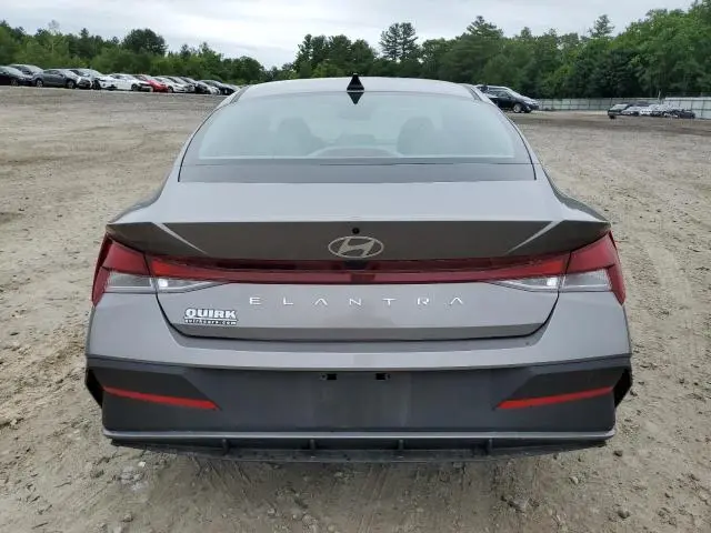 2024 HYUNDAI ELANTRA SE  