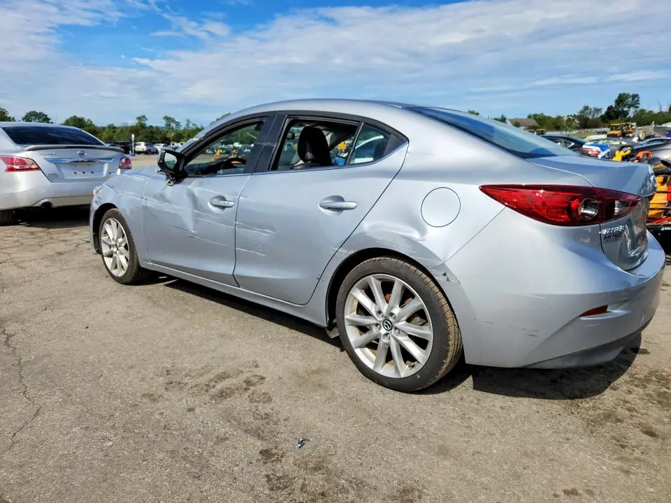 2017 MAZDA 3 TOURING  