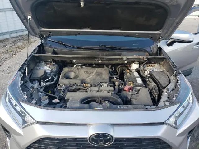 2020 TOYOTA RAV4 XLE  