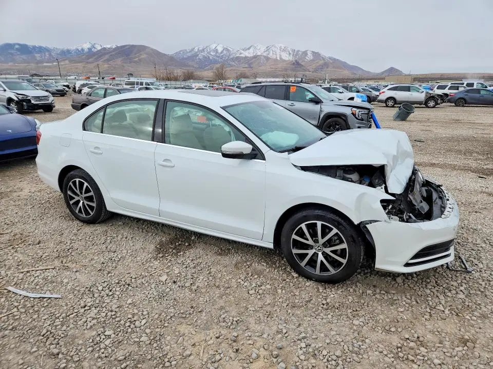 2017 VOLKSWAGEN JETTA SE  