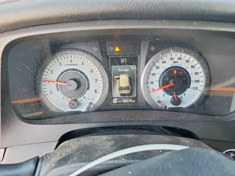 2017 TOYOTA SIENNA SE  