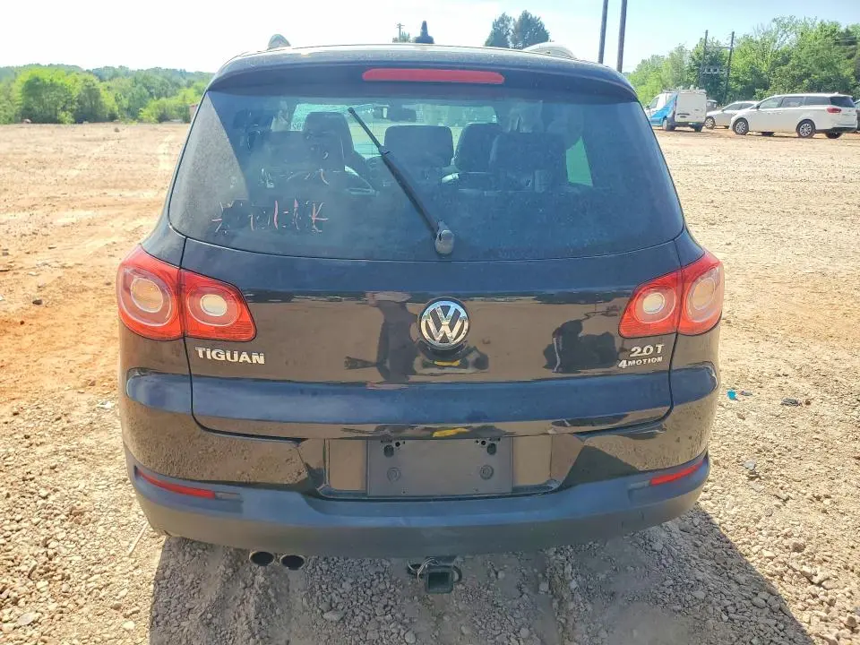 2011 VOLKSWAGEN TIGUAN S  