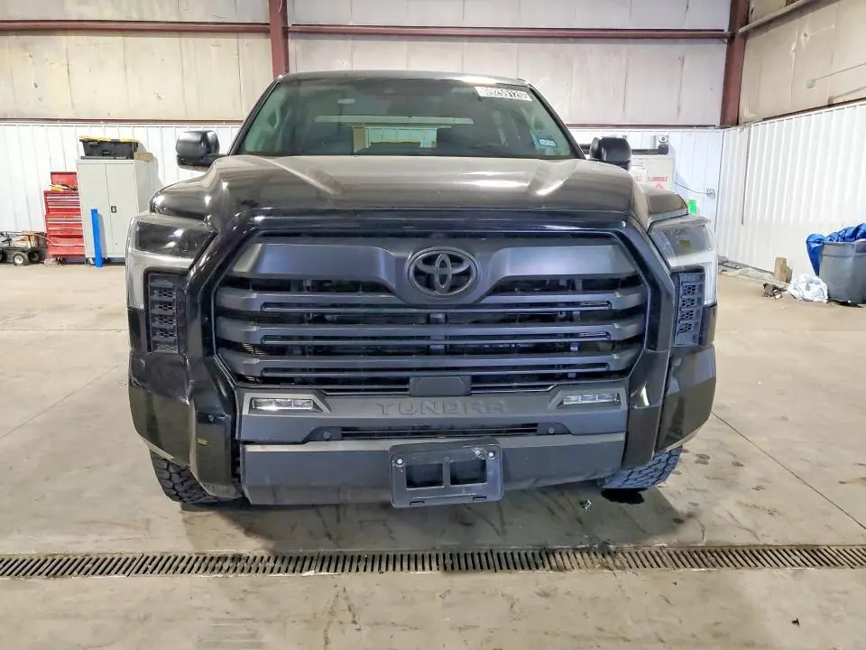 2023 TOYOTA TUNDRA SR5  