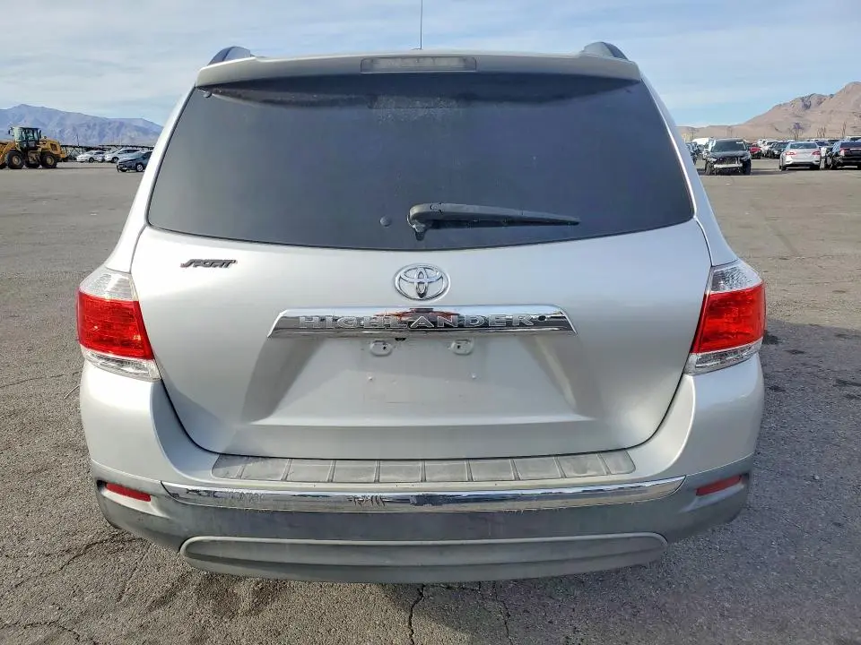 2011 TOYOTA HIGHLANDER BASE  