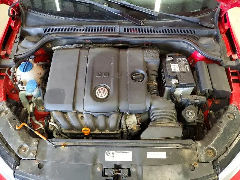 2013 VOLKSWAGEN JETTA SE  