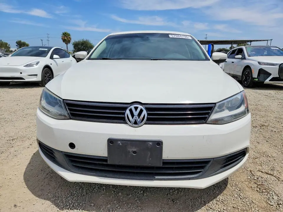 2012 VOLKSWAGEN JETTA SE  