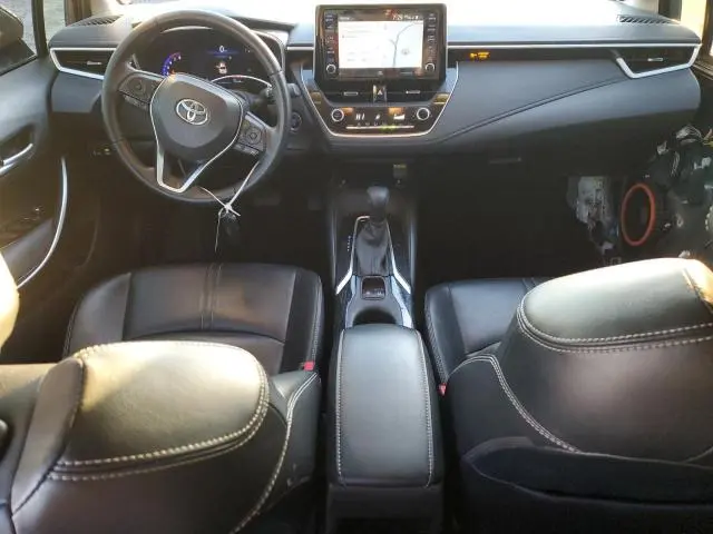 2020 TOYOTA COROLLA XLE  