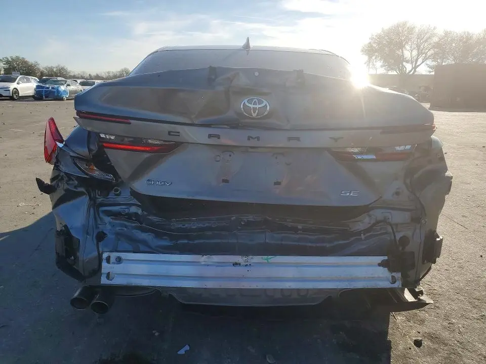 2025 TOYOTA CAMRY SE  