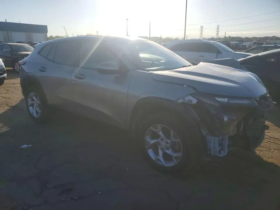 2025 CHEVROLET TRAX LS  