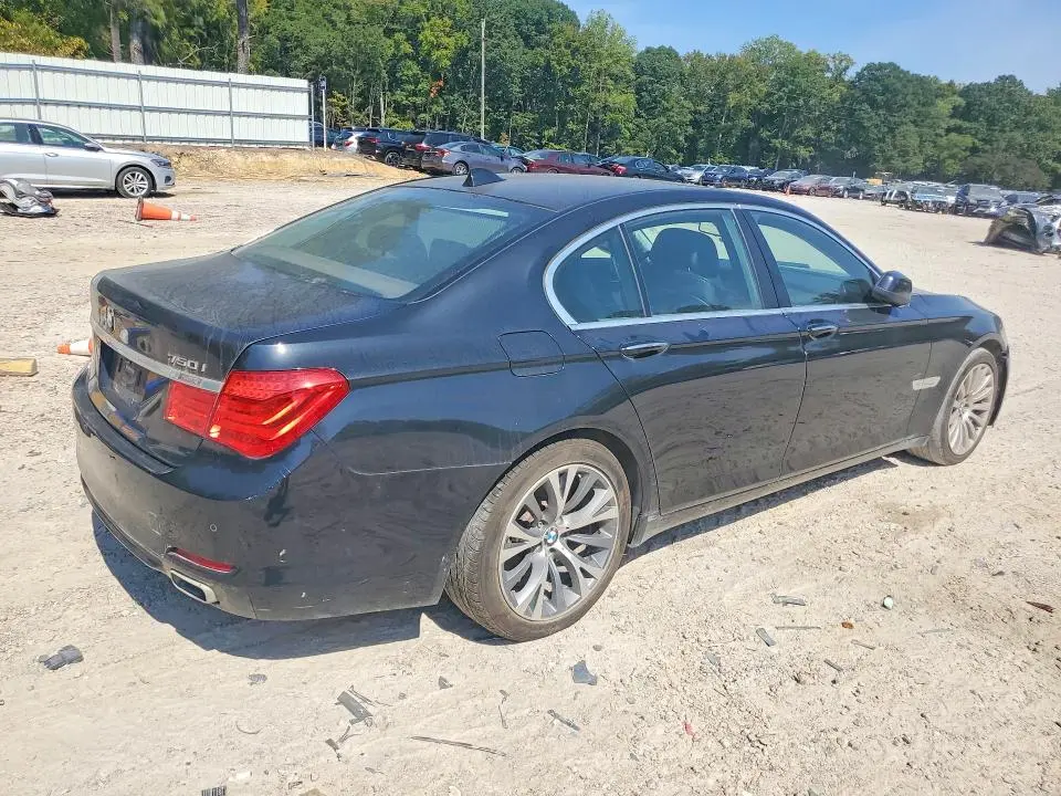 2012 BMW 750 XI  