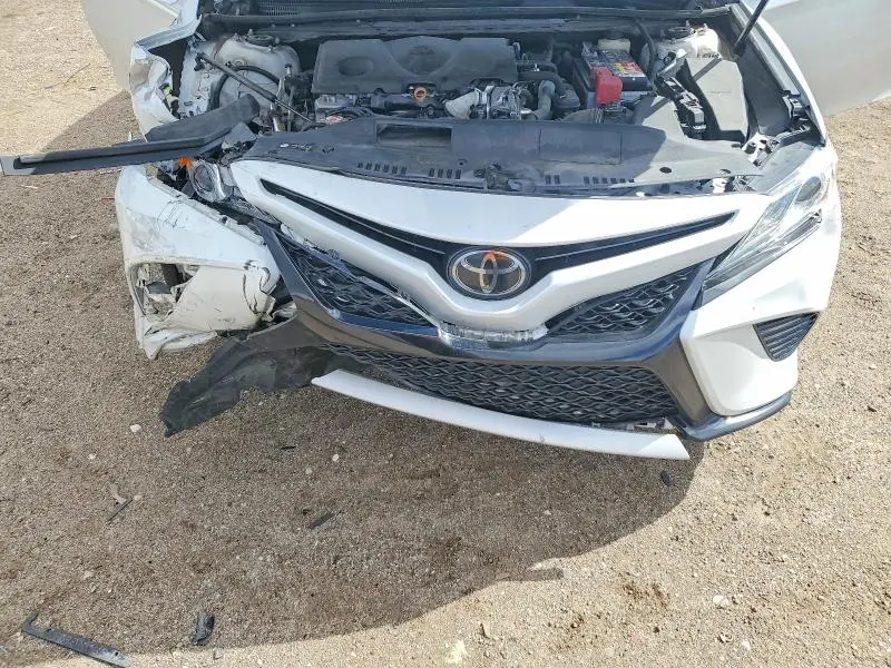 2020 TOYOTA CAMRY XSE  